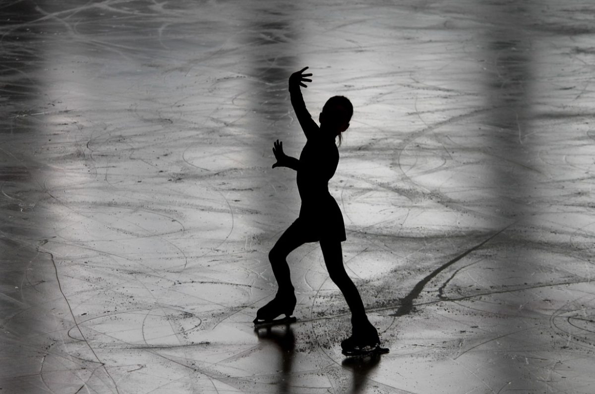 Image credit: HTTPS://pixabay.com/photos/figure-skating-runner-figure-skater-3198861/
