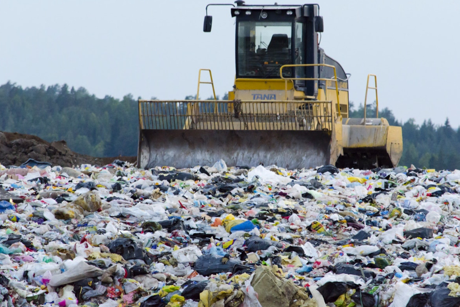 Photo Credit: https://www.google.com/url?sa=i&url=https%3A%2F%2Fbisvquill.com%2F1944%2Fscience-and-technology%2Fgreat-pacific-garbage-patch%2F&psig=AOvVaw0C7H7jW7NCjBf2UhB1Dyxu&ust=1740063285193000&source=images&cd=vfe&opi=89978449&ved=0CBcQjhxqFwoTCLjTyIT_z4sDFQAAAAAdAAAAABA
