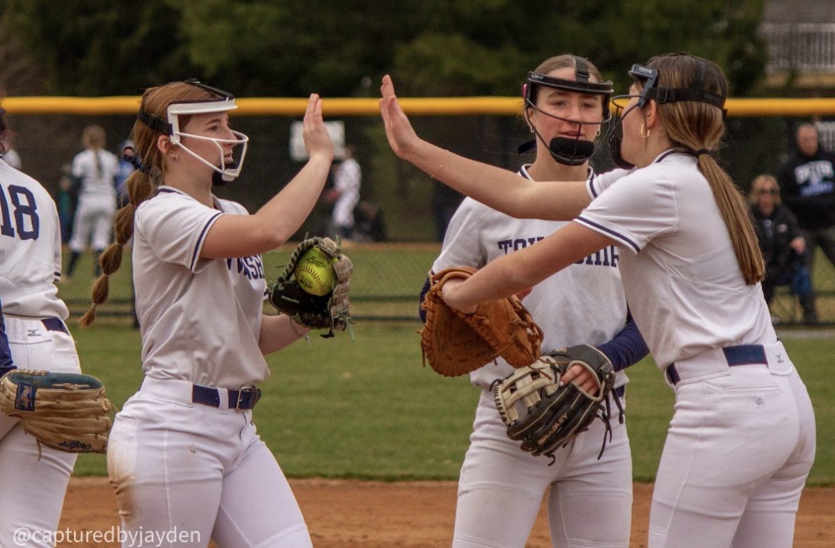 MT Softball Falls to Exeter (Photos)